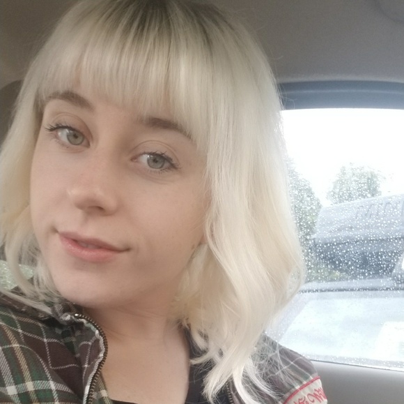 Meet your Posher, Alex - Picture 1 of 1